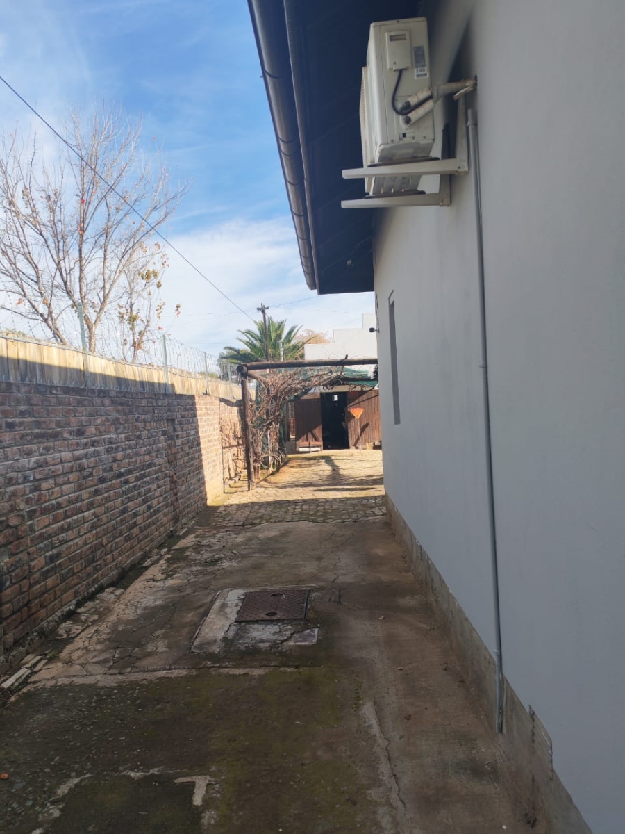 3 Bedroom Property for Sale in Middelburg Eastern Cape